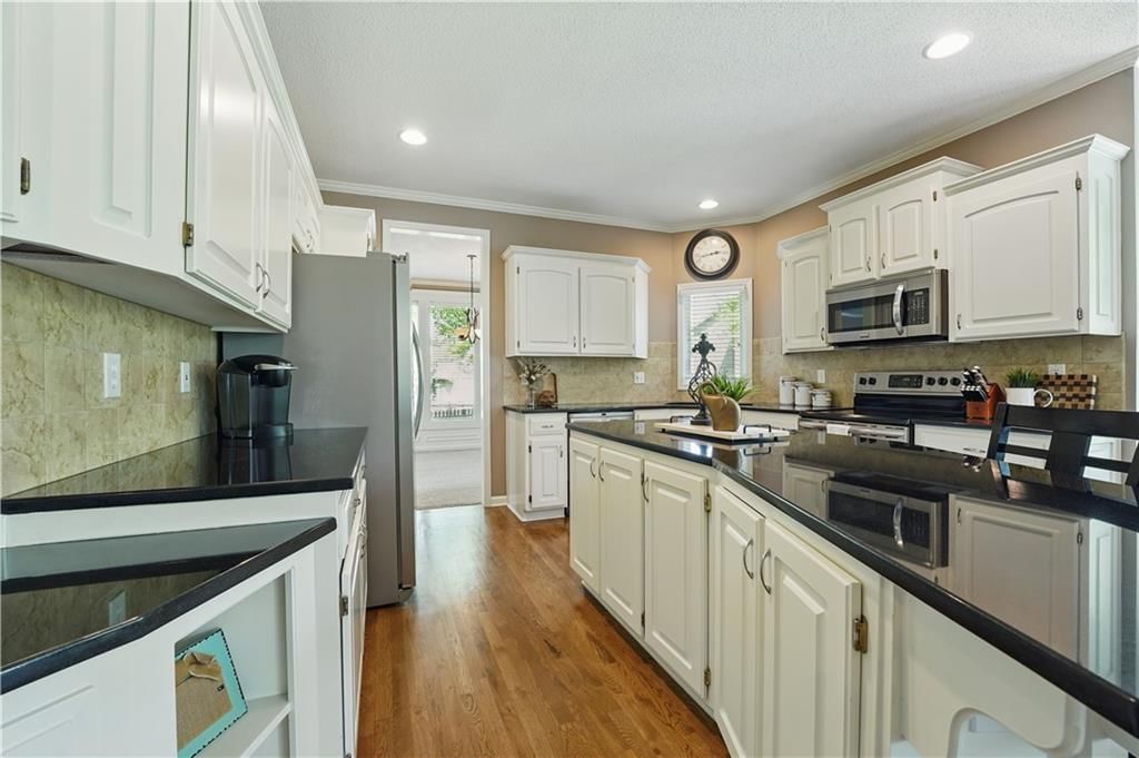 14221 Rosehill Street — photo 10