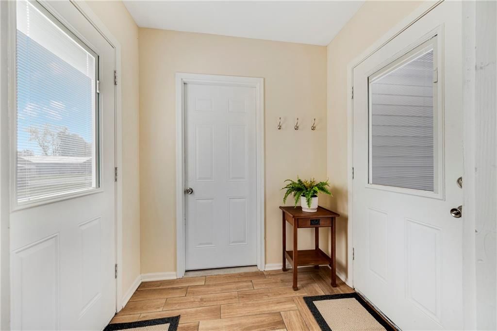 107 E Olive Street — photo 7