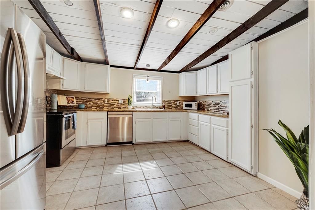107 E Olive Street — photo 10