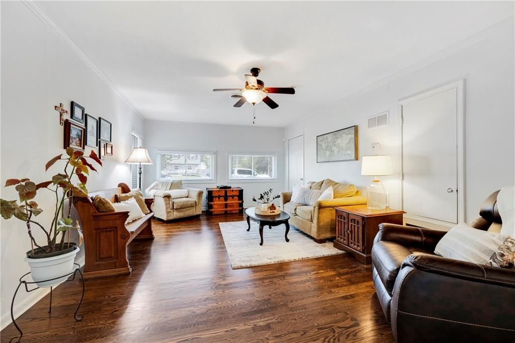 107 E Olive Street — photo 14