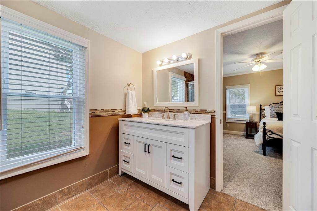 107 E Olive Street — photo 22