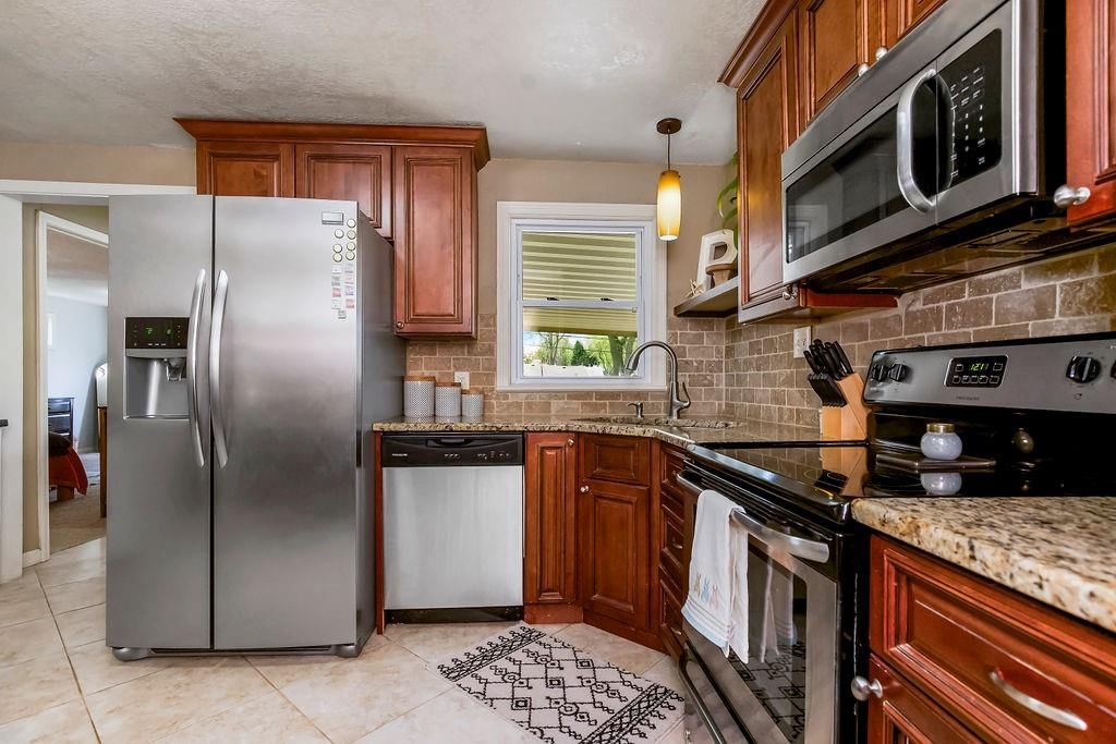 Photo 7 of 36 - 11403 W 67TH Terrace