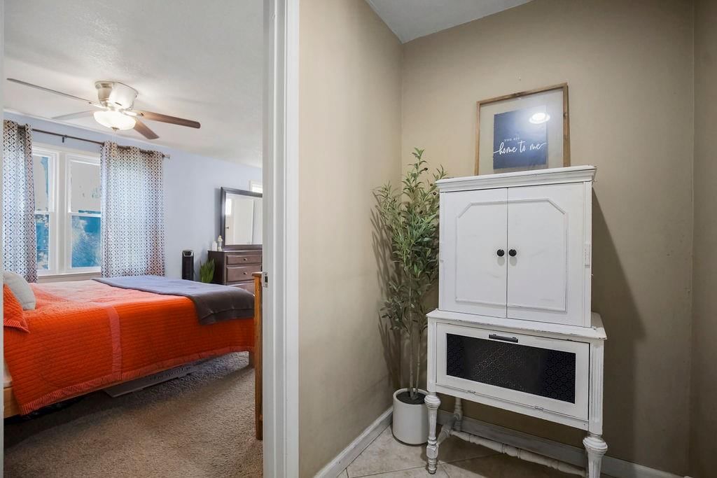 Photo 11 of 36 - 11403 W 67TH Terrace