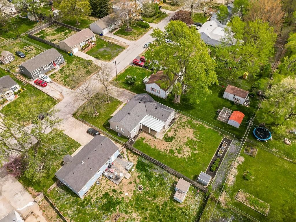 Photo 32 of 36 - 11403 W 67TH Terrace
