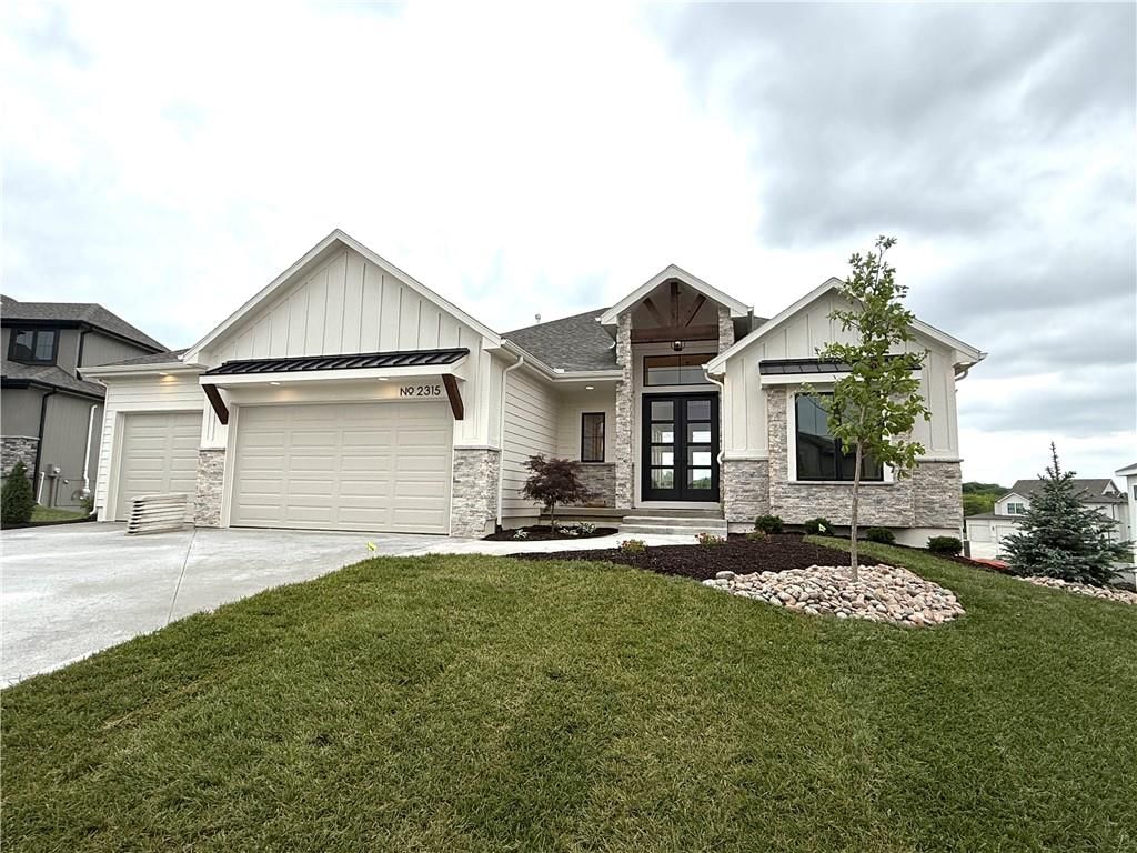 2315 SW Serena Place, Lee's Summit, MO