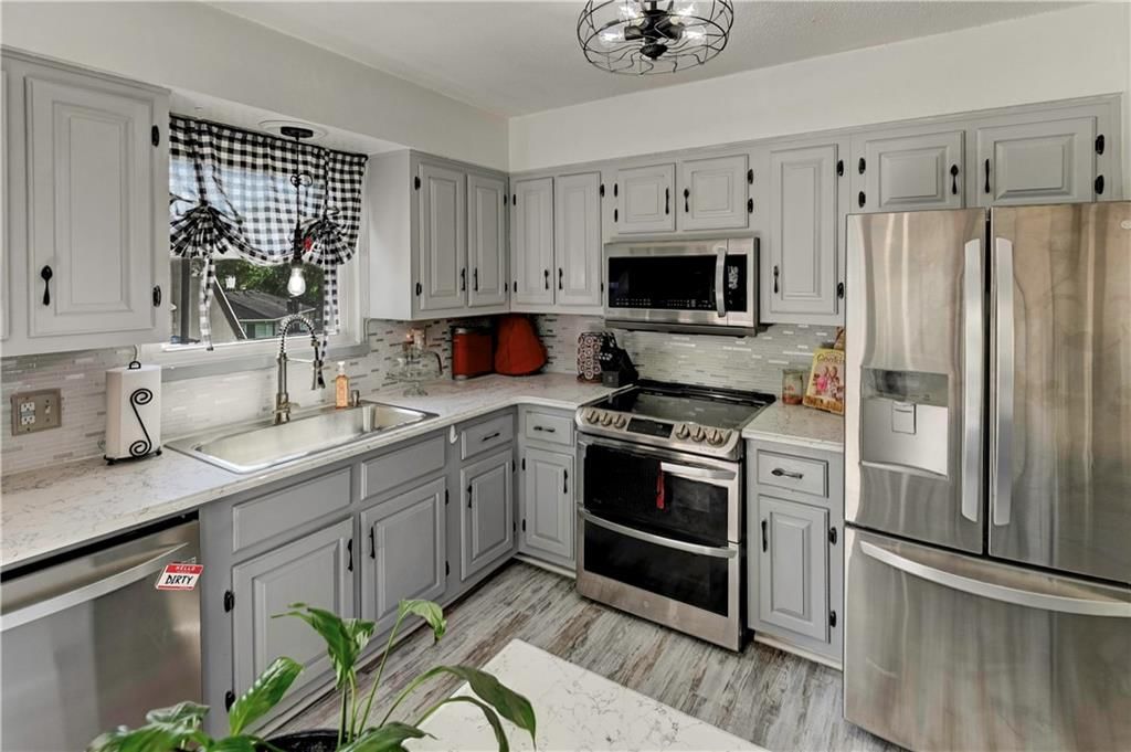 1414 N Cloverdale Court — photo 14