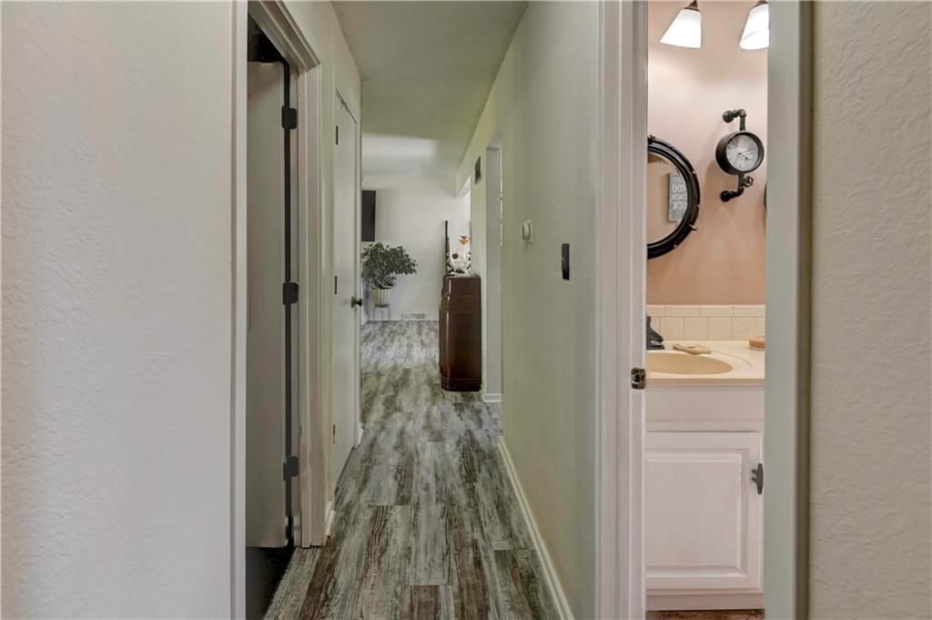 1414 N Cloverdale Court — photo 17