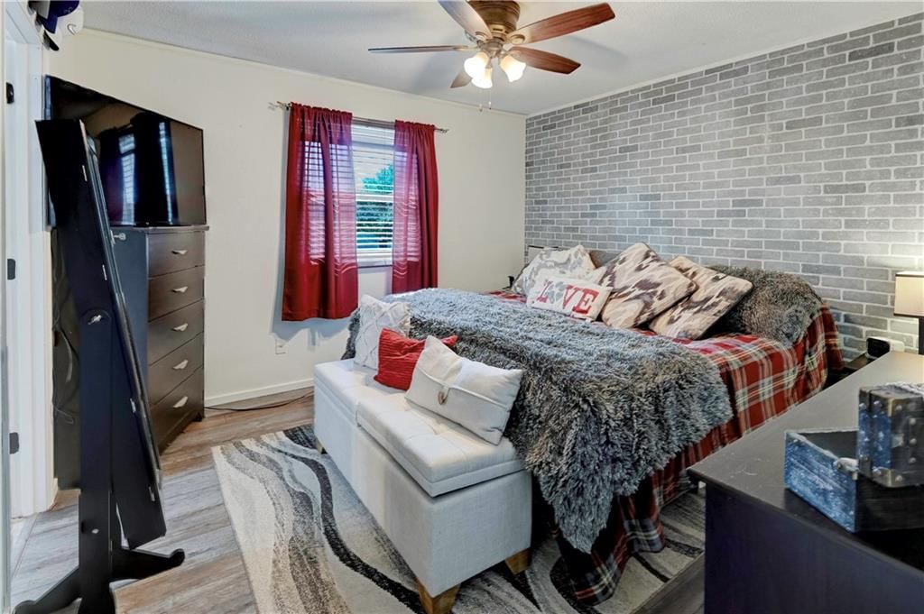 1414 N Cloverdale Court — photo 18