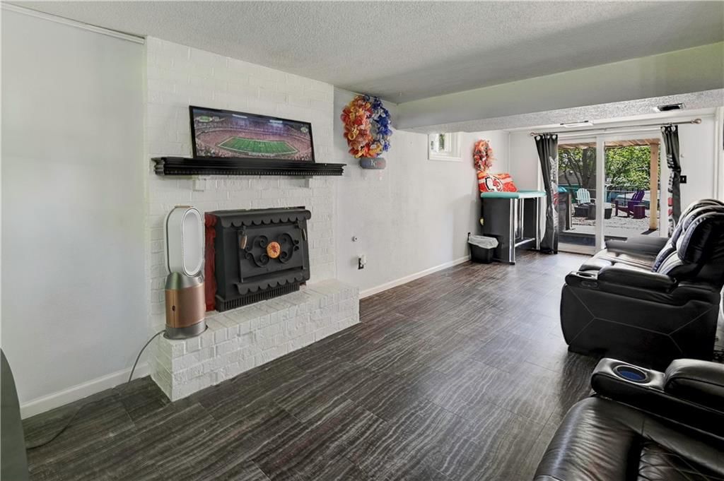 1414 N Cloverdale Court — photo 30