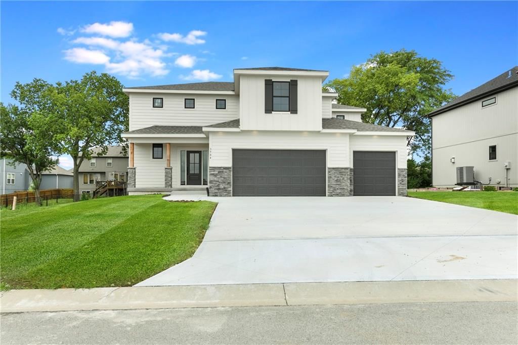 3904 SW Flintrock Drive — photo 2