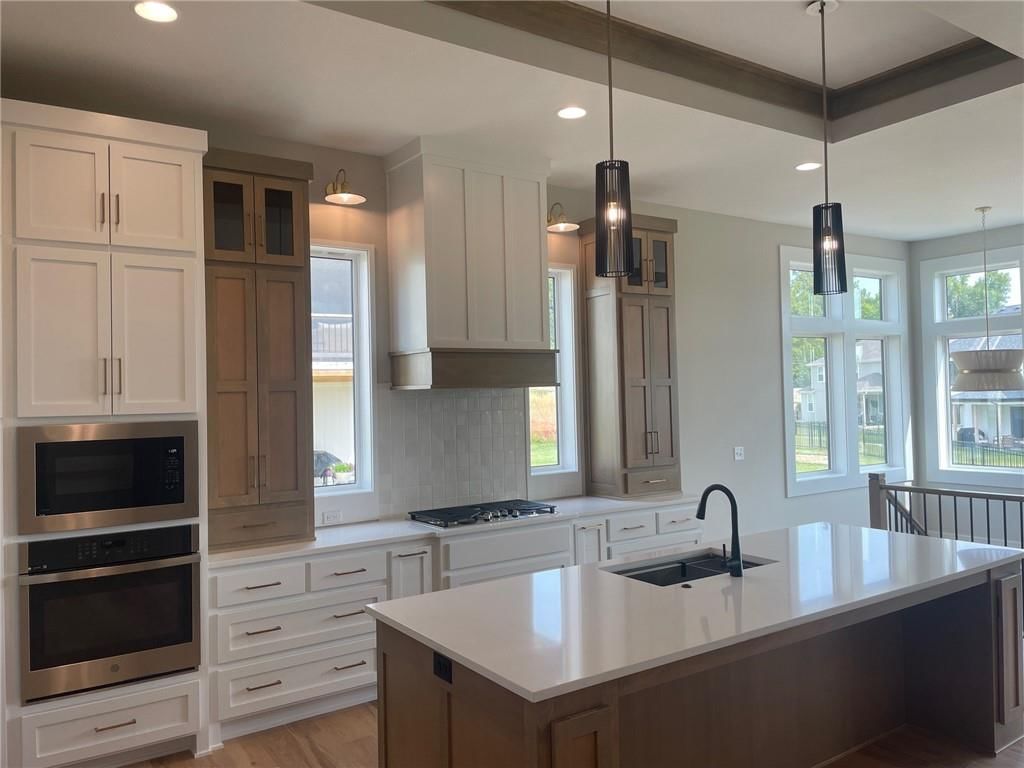 7115 Richards Drive — photo 8