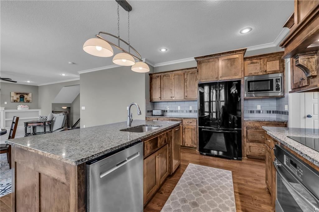 Photo 11 of 38 - 5905 Thousand Oaks Drive