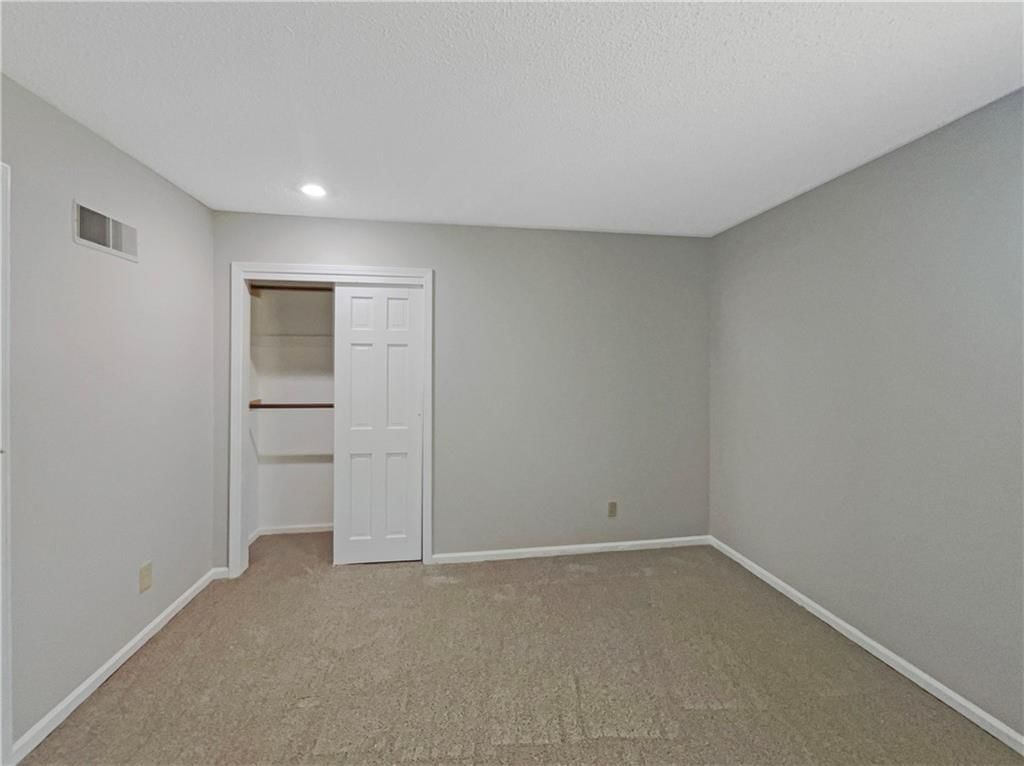 Photo 5 of 18 - 3214 S Hawthorne Avenue