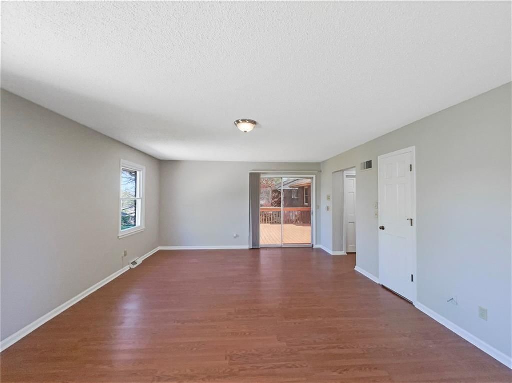 Photo 9 of 18 - 3214 S Hawthorne Avenue