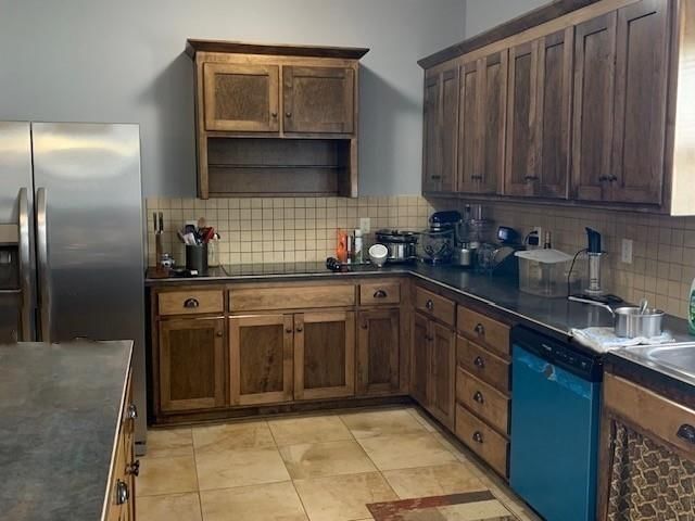 Photo 4 of 16 - 16914 MEADOW CREEK Circle