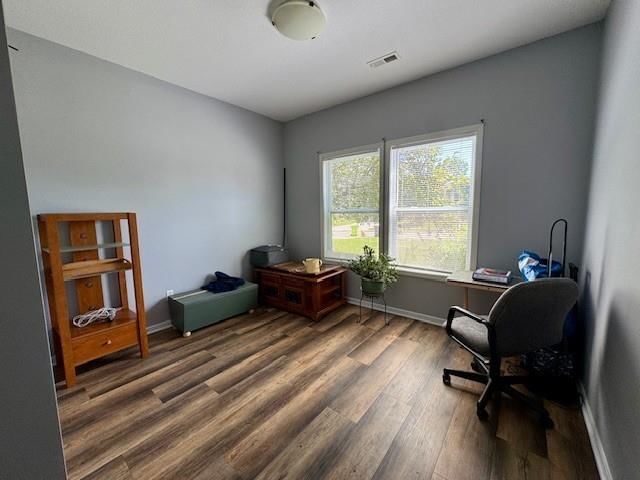 Photo 9 of 16 - 16914 MEADOW CREEK Circle