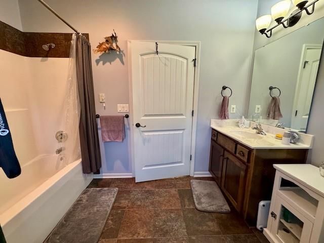 Photo 11 of 16 - 16914 MEADOW CREEK Circle