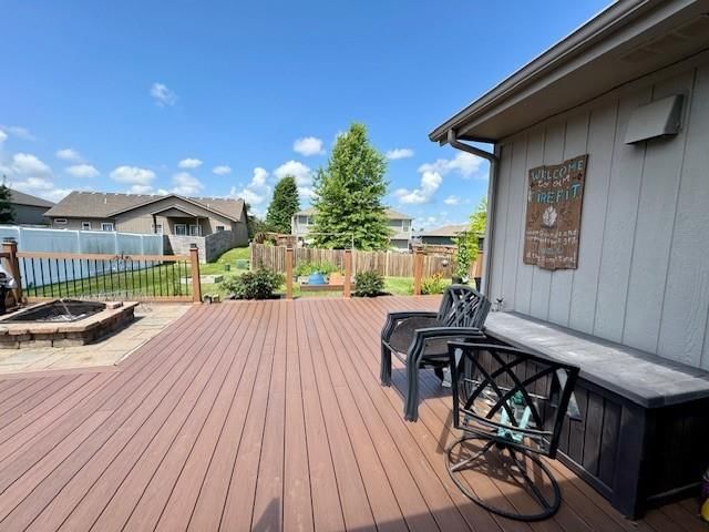 Photo 14 of 16 - 16914 MEADOW CREEK Circle