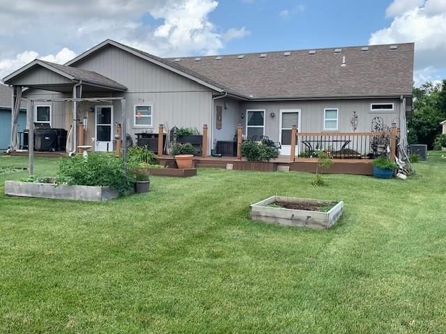 Photo 15 of 16 - 16914 MEADOW CREEK Circle