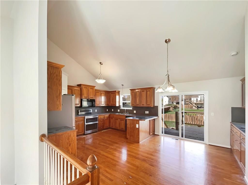 4210 N 121st Terrace — photo 6