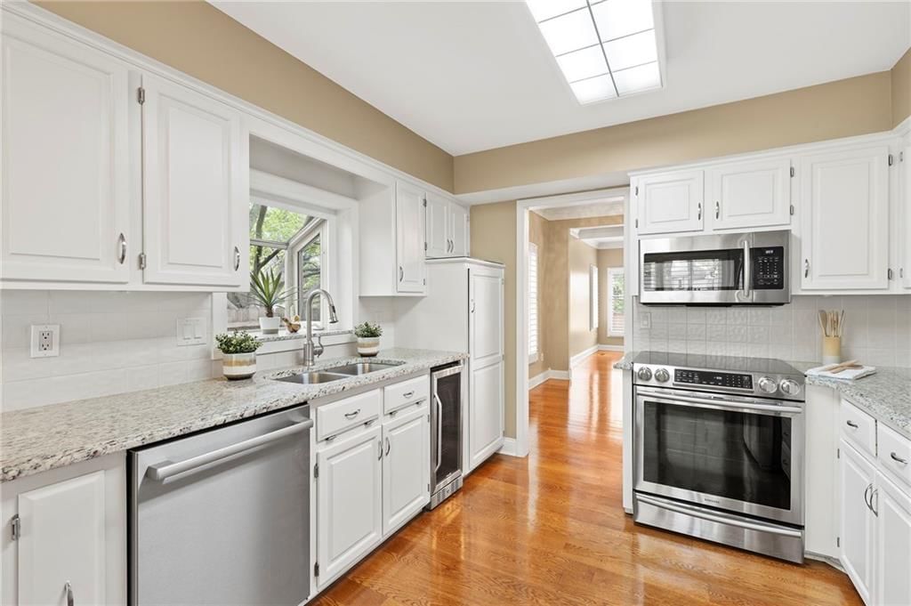12715 Cambridge Lane — photo 10