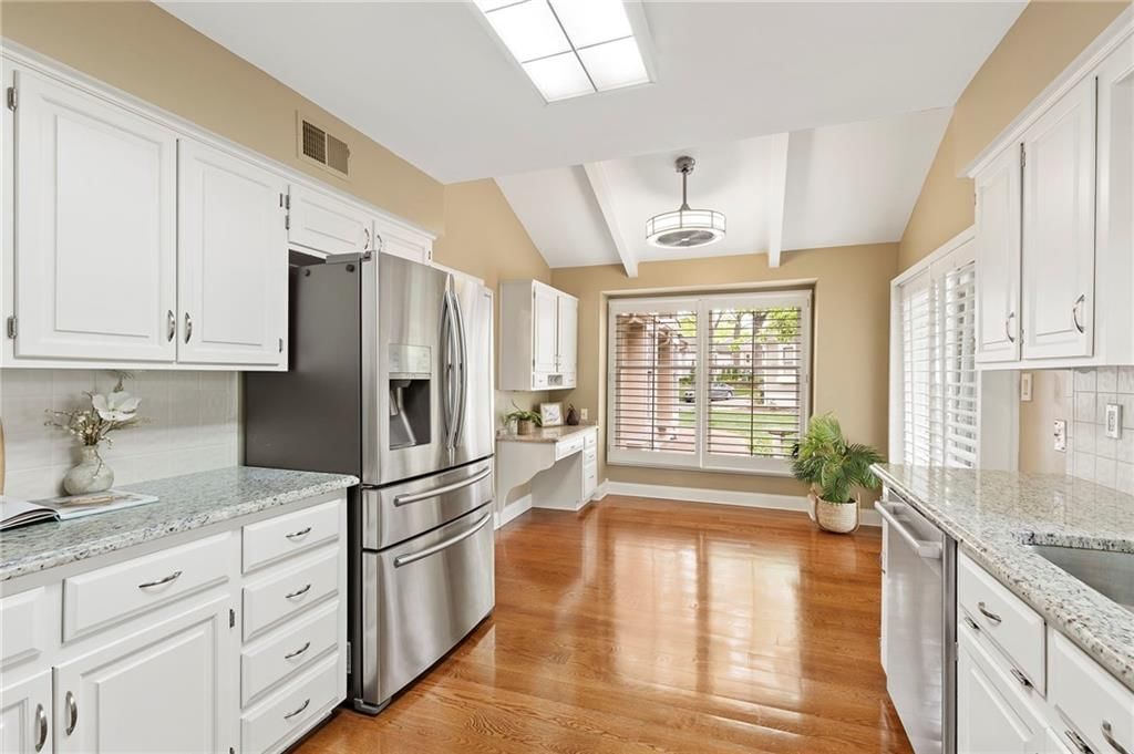 12715 Cambridge Lane — photo 13