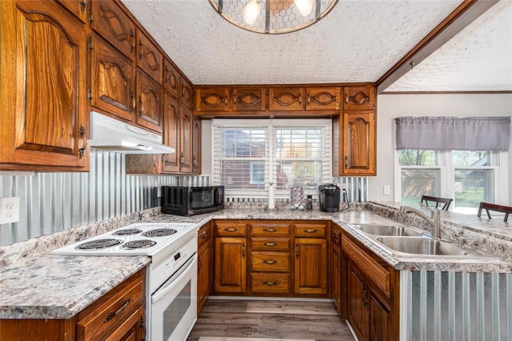 617 Oak Street — photo 10
