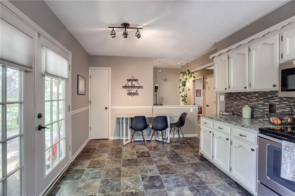 6716 NW Sioux Drive — photo 6