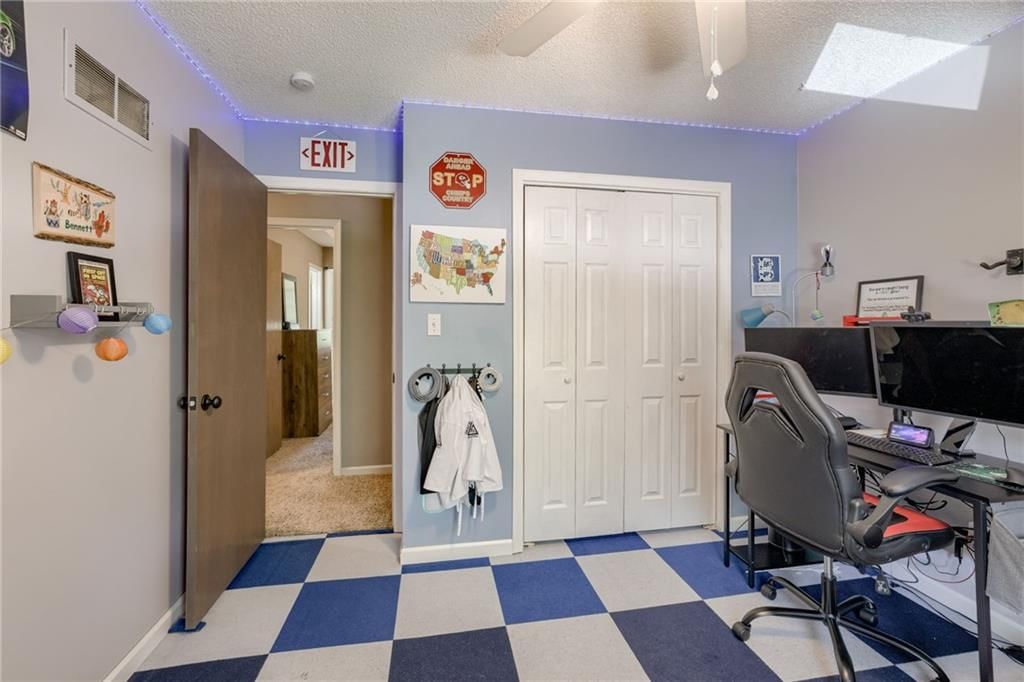 6716 NW Sioux Drive — photo 18