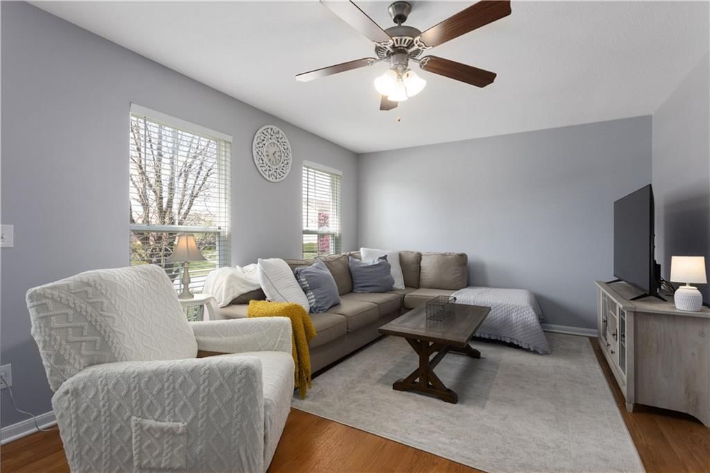 8107 N Oakley Avenue — photo 6