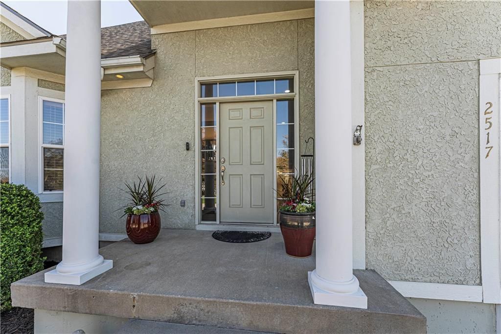 2517 SW Kenwill Court — photo 2