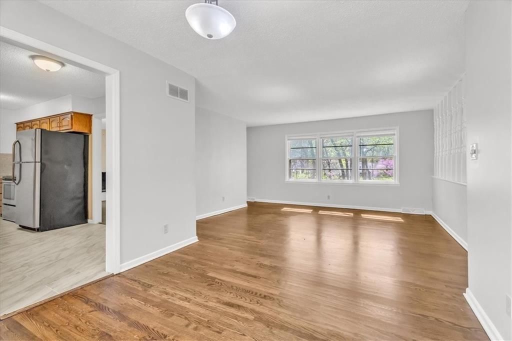 1484 Hemlock Drive — photo 6