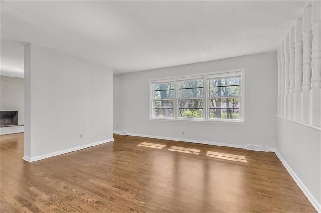 1484 Hemlock Drive — photo 9