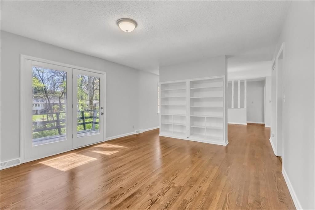 1484 Hemlock Drive — photo 12