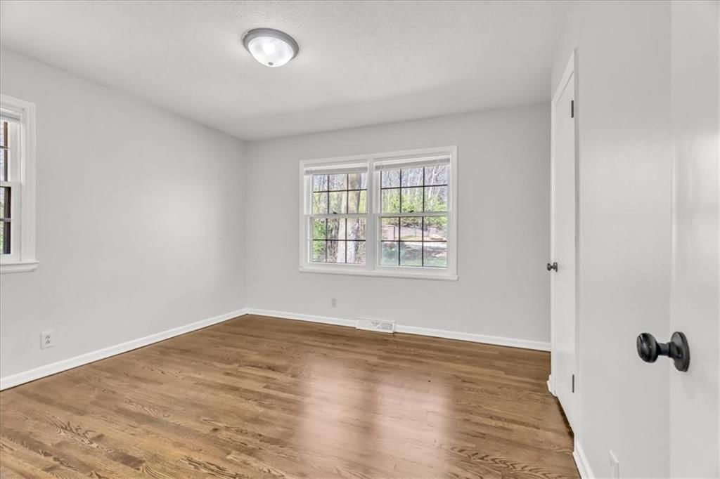 1484 Hemlock Drive — photo 18