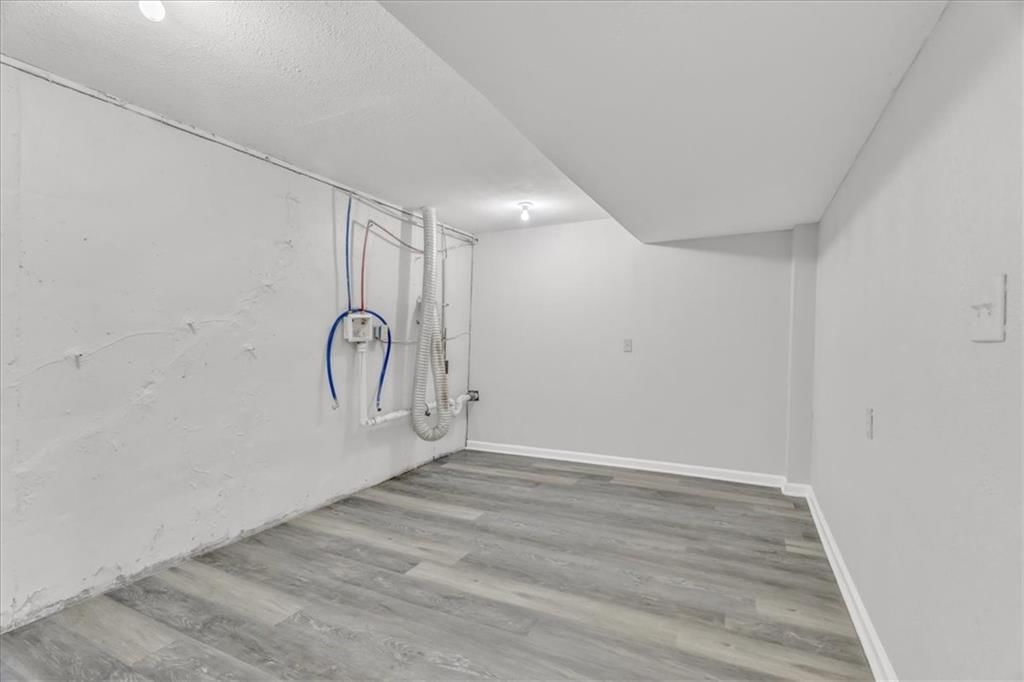1484 Hemlock Drive — photo 24