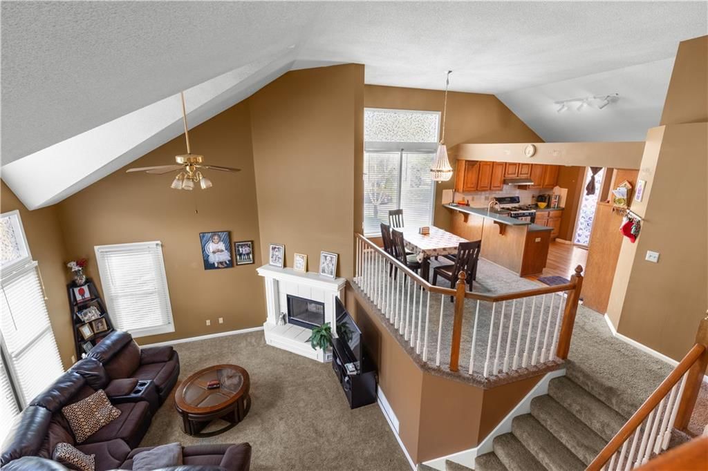 21709 W 53rd Terrace — photo 6
