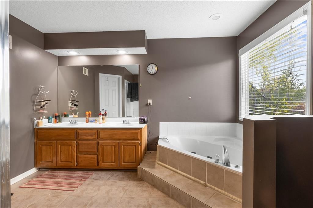 21709 W 53rd Terrace — photo 17