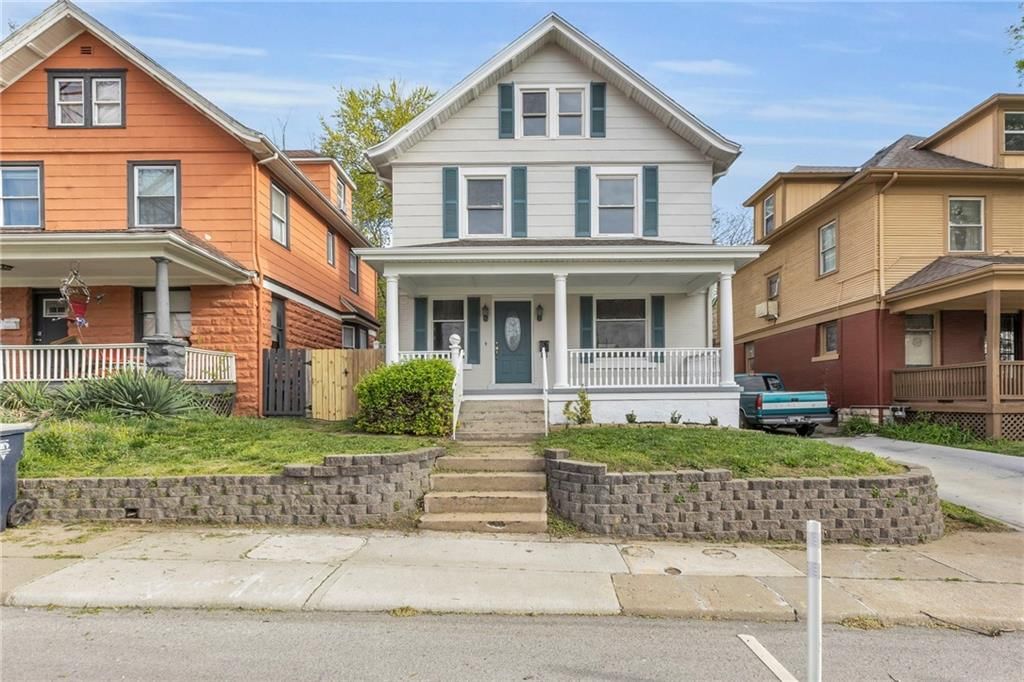 210 E 31st Street — photo 1