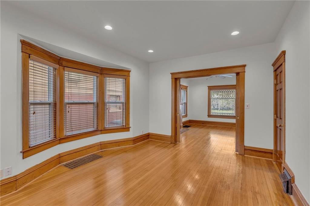 210 E 31st Street — photo 13