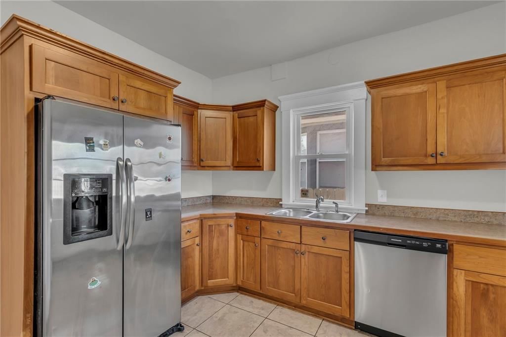 210 E 31st Street — photo 15