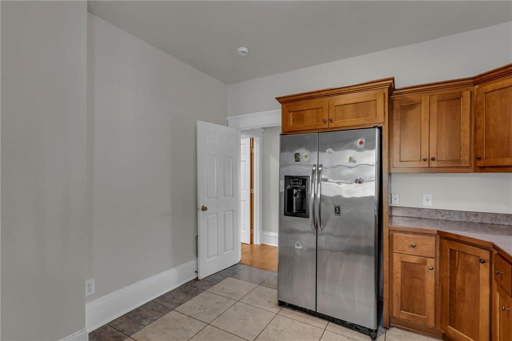 210 E 31st Street — photo 16