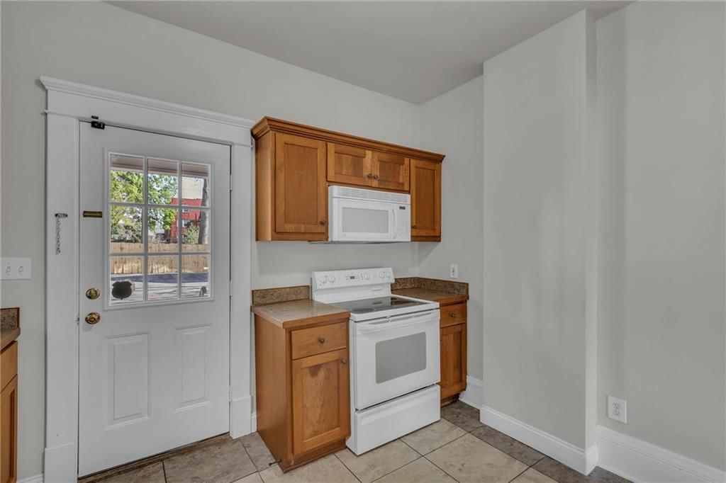 210 E 31st Street — photo 17