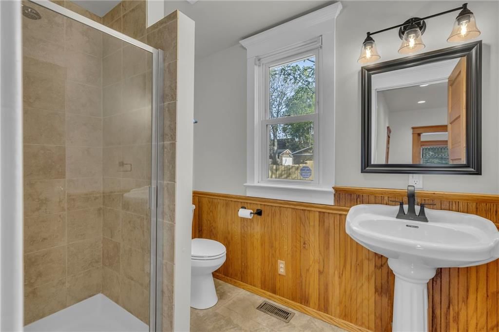 210 E 31st Street — photo 18