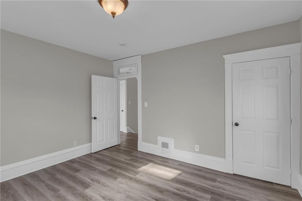 210 E 31st Street — photo 28