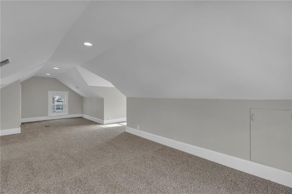 210 E 31st Street — photo 33