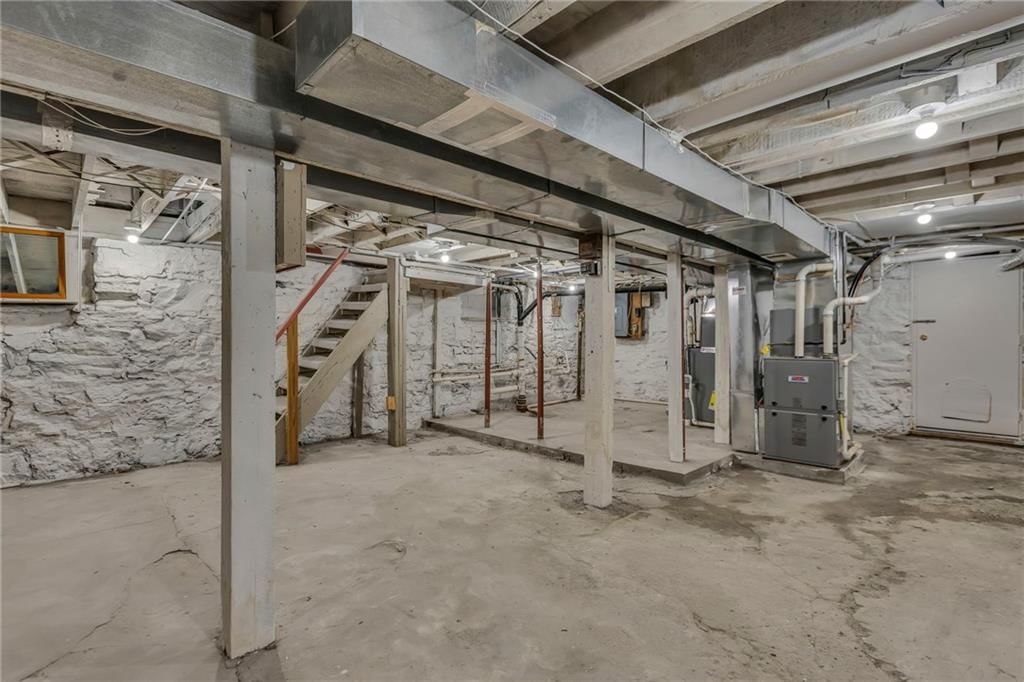 210 E 31st Street — photo 36