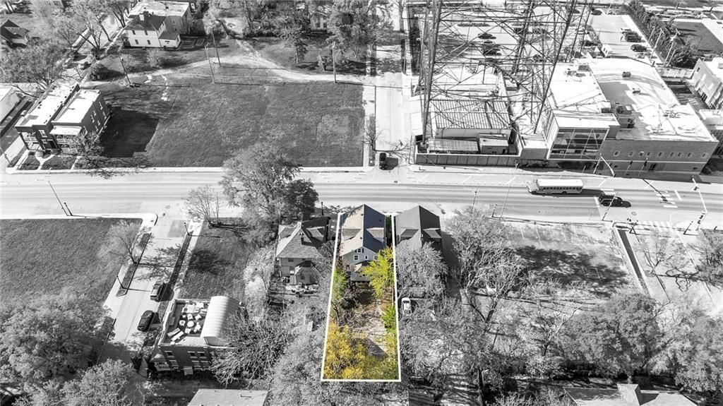 210 E 31st Street — photo 58