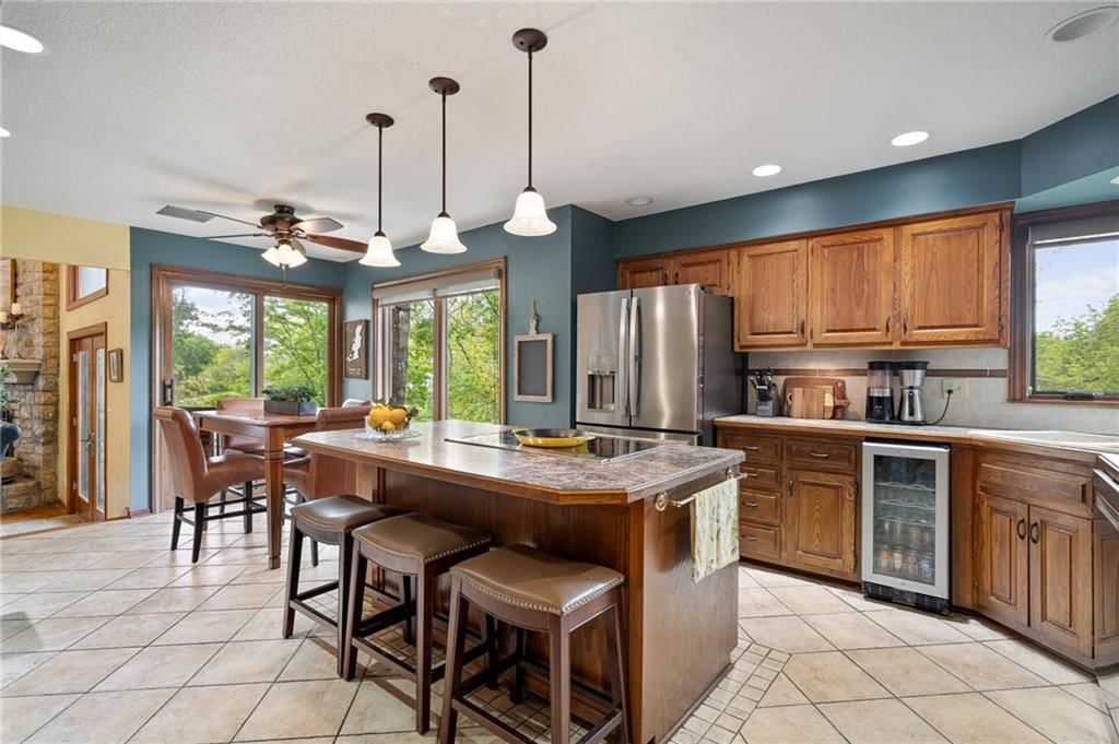219 NW Locust Street — photo 15