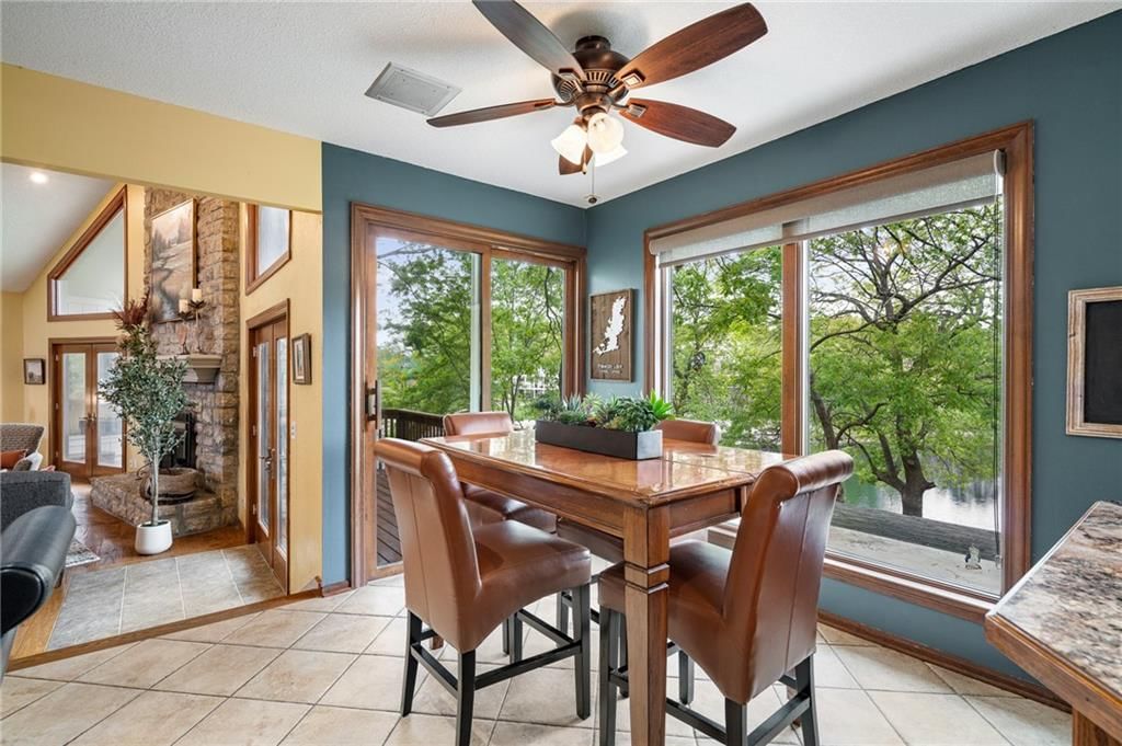 219 NW Locust Street — photo 17